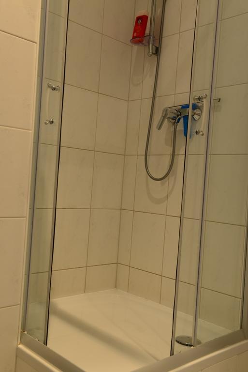 Monteur Und Messewohnung Rodgau Buitenkant foto