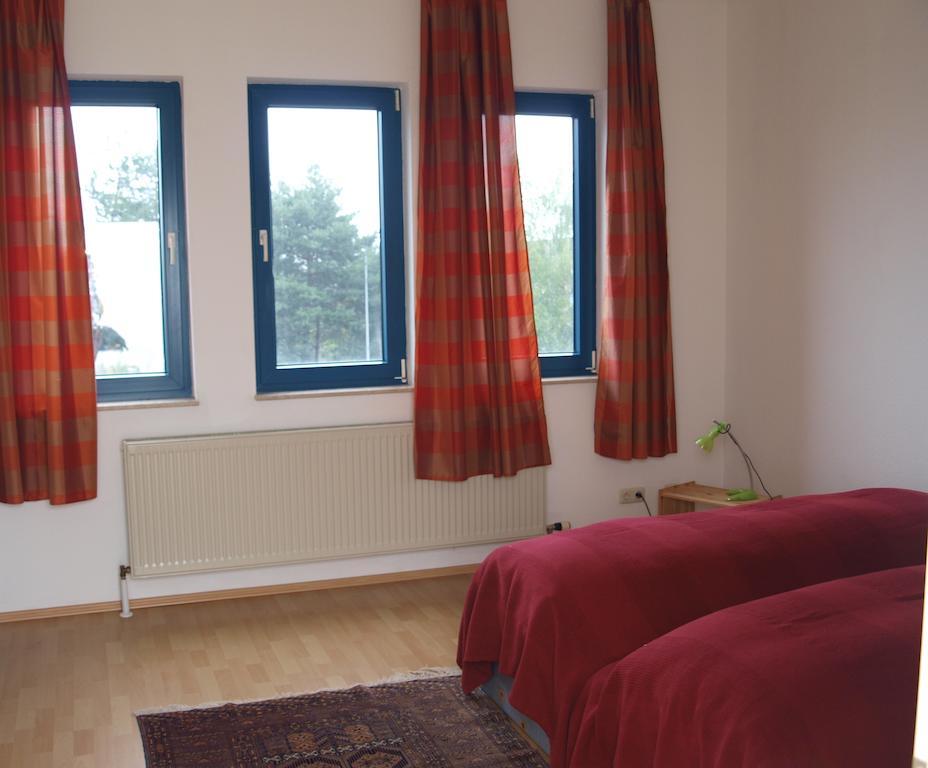 Monteur Und Messewohnung Rodgau Buitenkant foto