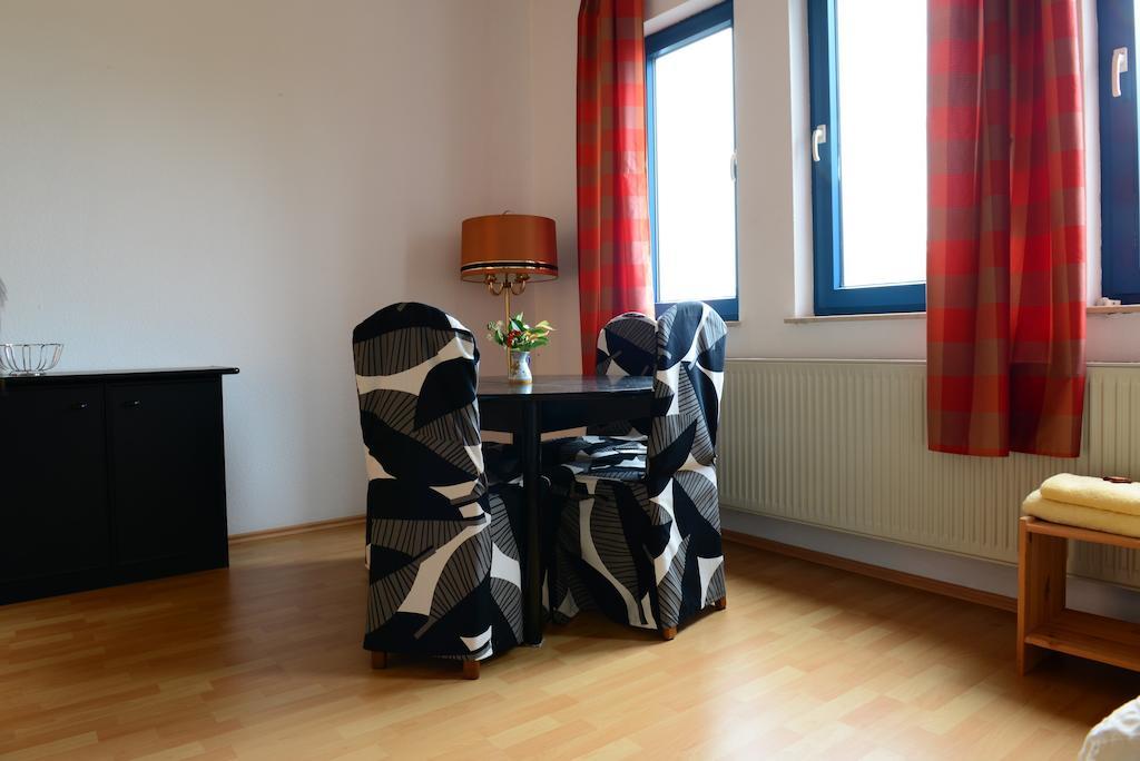 Monteur Und Messewohnung Rodgau Buitenkant foto
